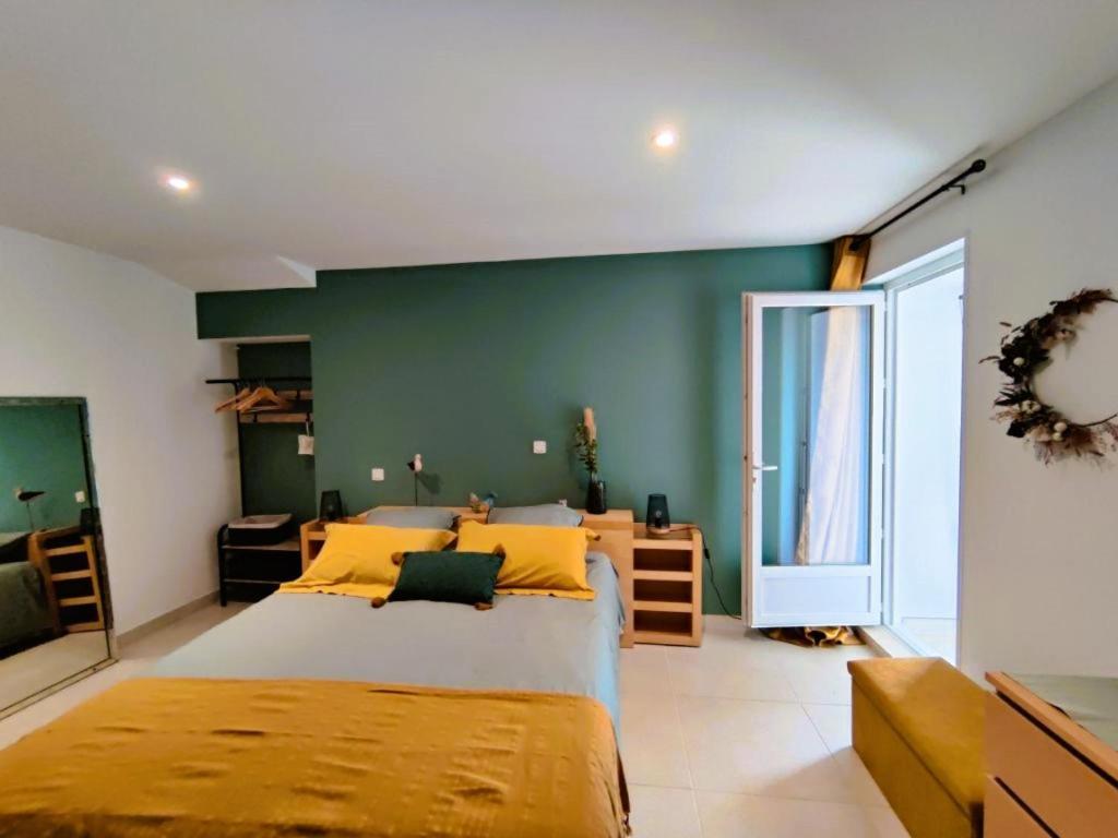 Gite De La Petite Vallee Saint-Savinien Bagian luar foto
